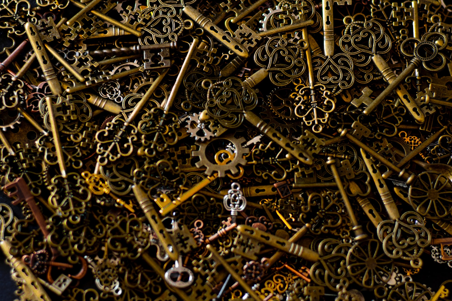 many old fashioned keys